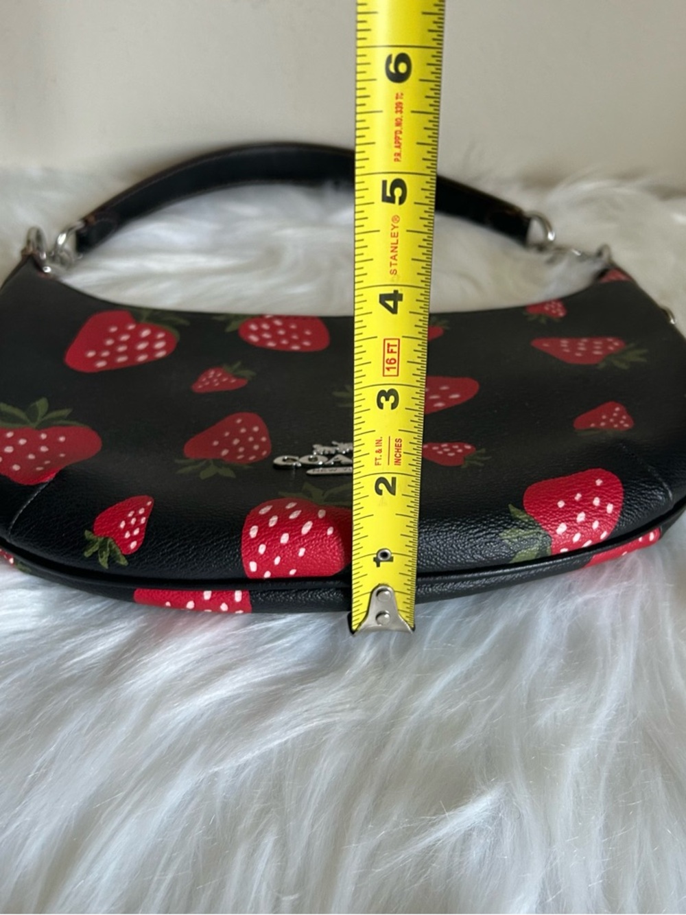 Coach Payton Hobo Black Strawberry Pebbled Leather Shoulder Bag Good - Picture 7 of 7